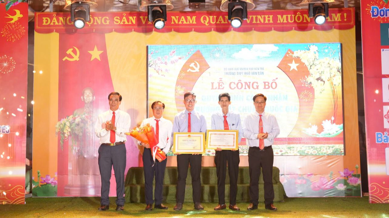 Trường Trung học phổ thông Ngô Văn Cấn tổ chức Lễ Công bố Quyết định trường đạt chuẩn Quốc gia